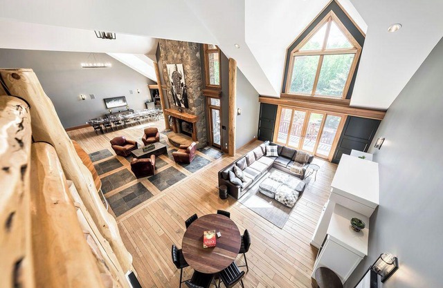 Ridge Meadows Estate 7BR 9BA (+30 Day Only)