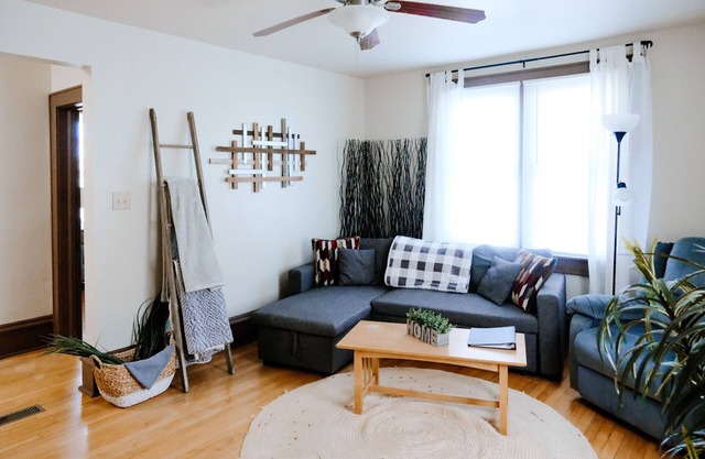 Ridge Street Cottage for Traveling Professionals