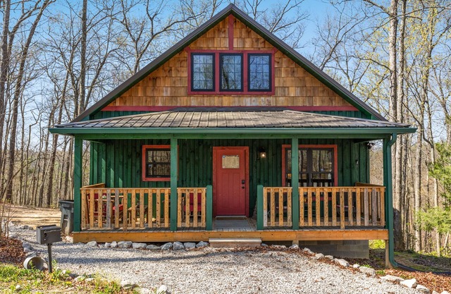 Ridge Top Cabin Retreat w/ Hot Tub & Game Room