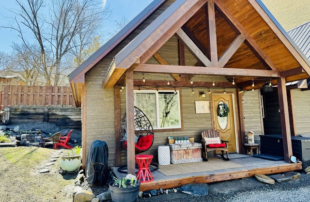 Riggins Riverview Retreat, Triple R Cabin #4