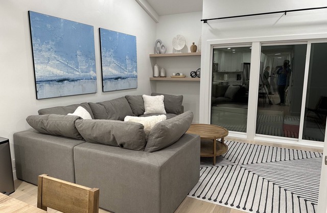Right on the Beach - Ideal beach resort - two minute walk to beautiful Bear Lake
