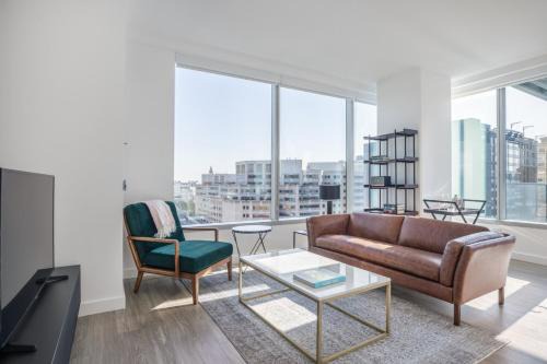 Rincon Hill 2BR w Gym Movie Theater nr tech SFO-206