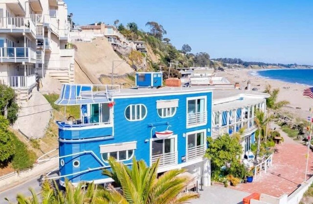 Rio Del Mar Boathouse - steps from the beach