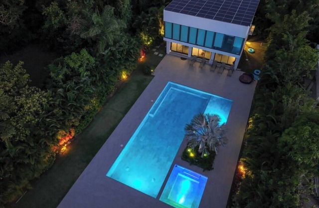 Ultimate Beach Getaway, Luxury Villa in Ritz-Carlton/ Dorado-5 mins to beach!