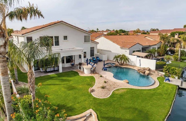 Ritz Laguna Cove, heated pool included in price