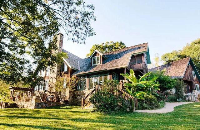 Rivendell Private 4 Bed/Bath Pool Lake