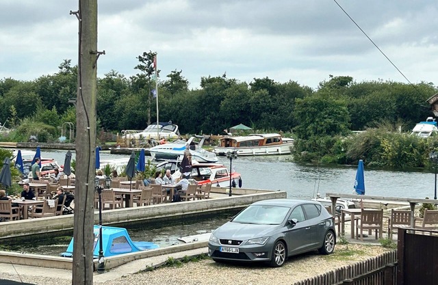 River breeze ground floor easy access with river view.