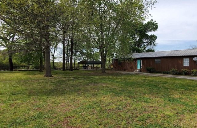 River Bridge Bungalow - Located directly on the Current River in Arkansas