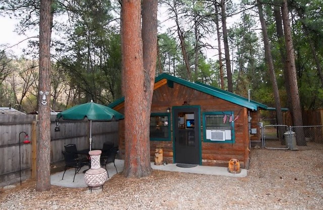 River Cabin - Gemütliche Hütten Real Estate, LLC.