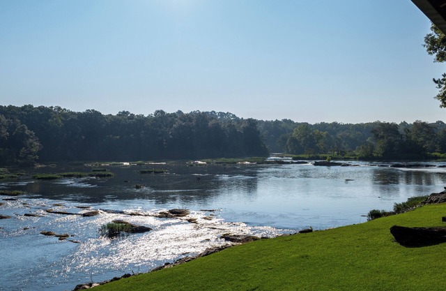 River Front Cabin - Fish, Kayak, Relax 40 min. to Auburn, 1 hr. to Talladega