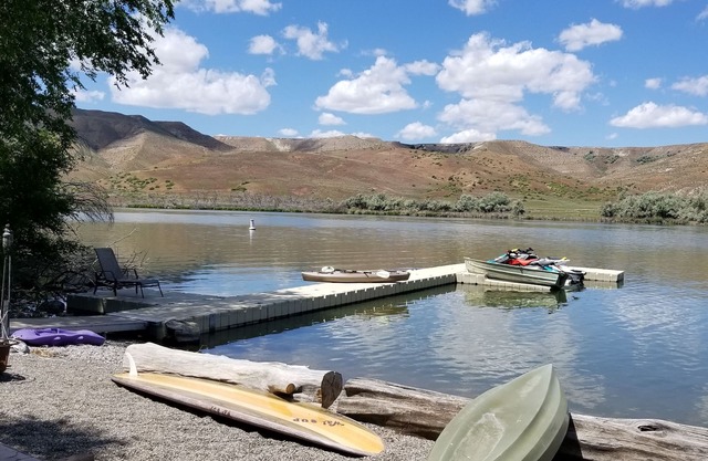 Es ist ein wunderschöner privater Ort an der Snake River Front. BENUTZEN SIE KAKULE, UM ZU GENIESSEN.