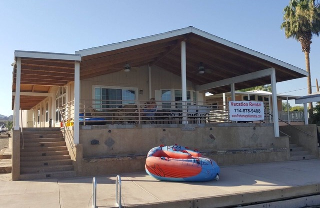 River Front Ferienhaus in zentraler Lage am Wasser in Parker AZ!