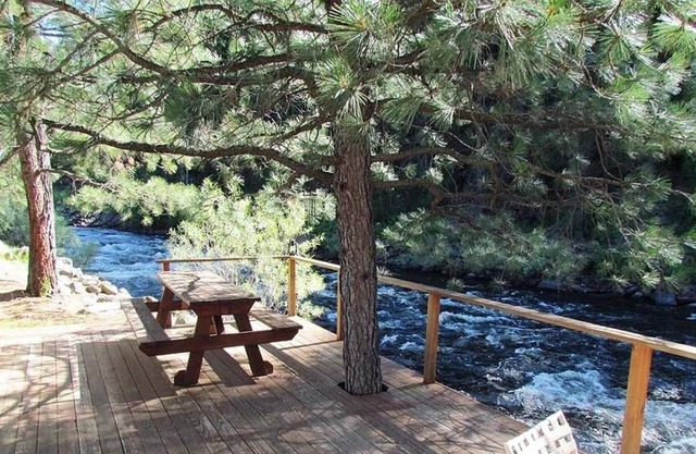 River Front, Wi-Fi, Firepit, BBQ, Private, Easy access
