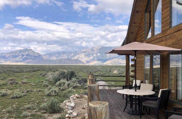 River Frontage! Beautiful log home sitting on Yellowstone River with 360 views!