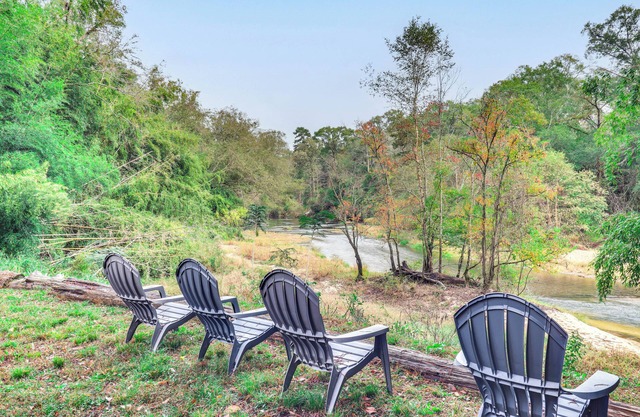 River Frontage: Quiet Mississippi Vacation Rental