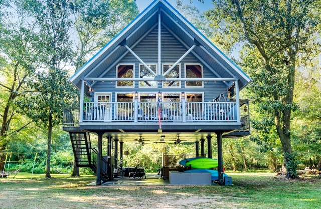 ❤️ River fun, log cabin, family / couples retreat!