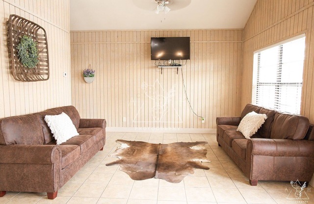 River Grove Rentals Haus # 3