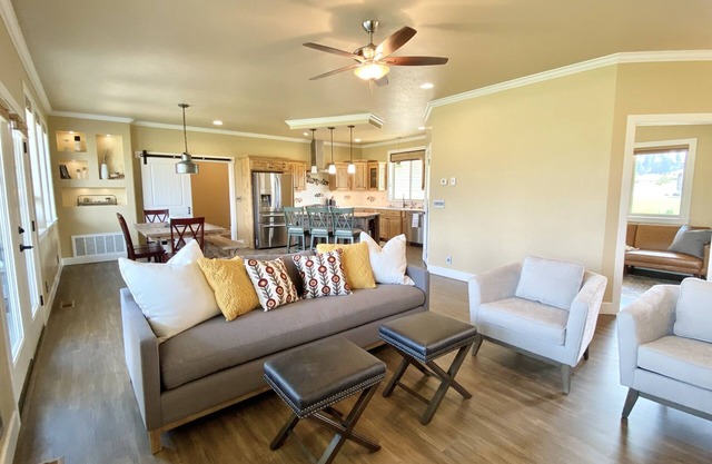 River House-4 Bedroom 2.5 Bath