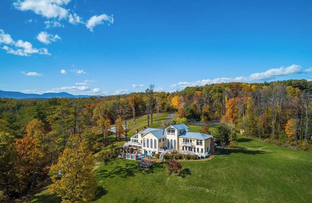 River House by AvantStay | Historic & Secluded Estate on the Hudson River w/Pool