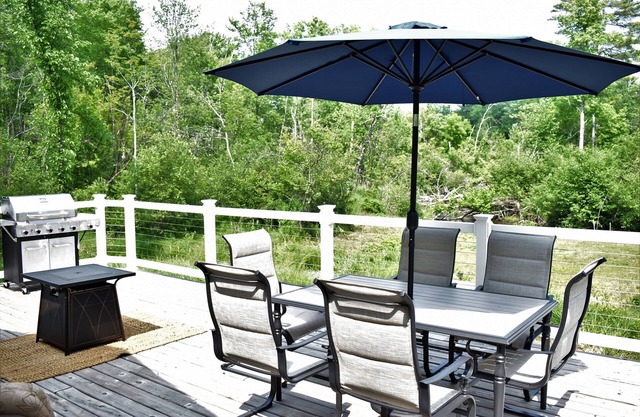 River House Close to Downtown Baldwin with Large Back Deck