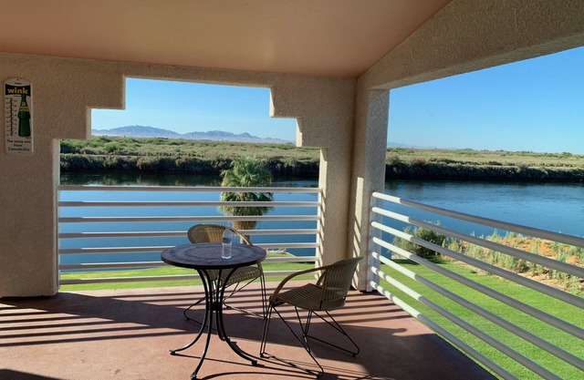 River House on the Water! -- Bring Your Water Toys! Large Home, Family Oriented