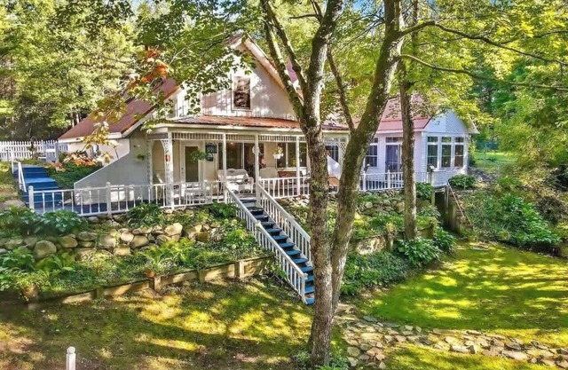 River House Retreat in Luther, MI