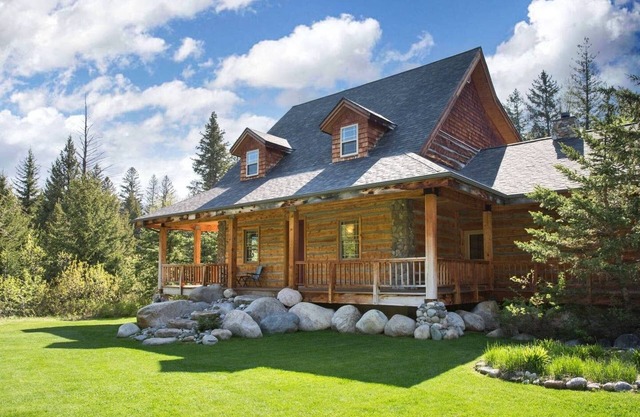 River Island House - Luxuriöses Berghaus am Flussufer, Nye, Montana