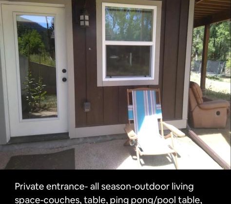 River Mountain Getaway-private, large, in- law apt