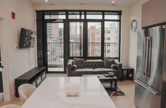 River North | Private Balcony With In&Out Parking