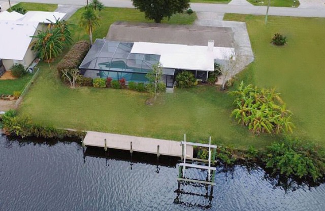 River Ranch luxury waterfront home w/ pool & dock : boater, family, pet paradise