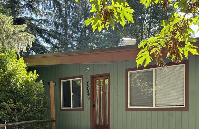 River Retreat in North Bend: 30 minutes to Seattle, 20 minutes to the ski slopes