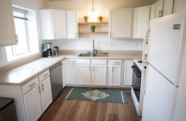 RIVER ROCK CONDO - Safe location