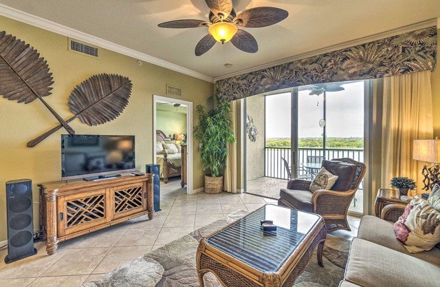 River Strand Country Club Condo w/ Pool Access!