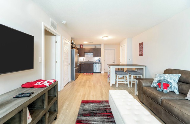 River Tide: A Luxurious Riverfront Retreat Just Minutes from Bryant Denny Stadium