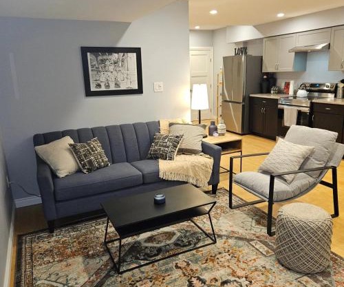 River Valley Basement Suite Near Downtown