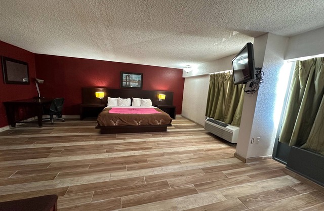 River Valley Inn and Suites By OYO
