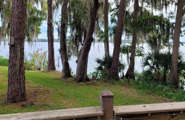 River view rental in prime location on the St Johns River