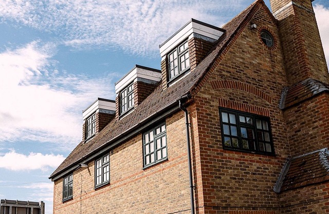 River View - Stunning Garden Flat w/ Free Parking | Pass The Keys