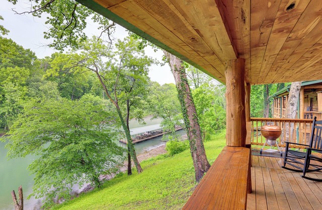 River Views, Deck & Boat Slip: Heber Springs Home!