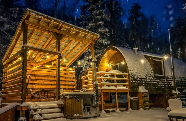 River/wooden hottub Hobbit's cabin in the wood!