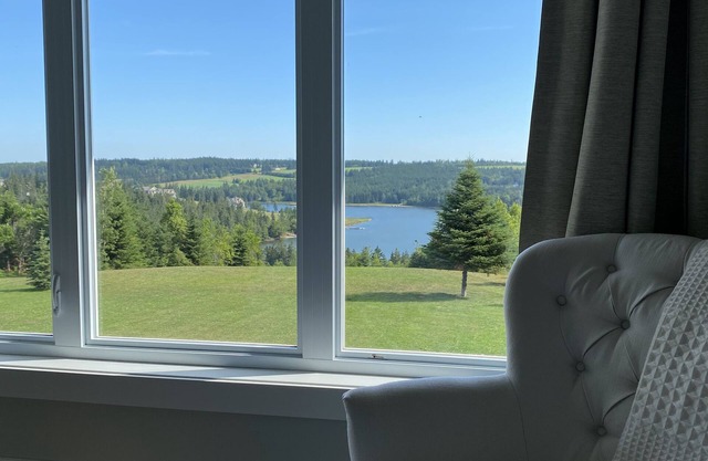 Exklusives Haus am Wasser mit außergewöhnlicher Aussicht.