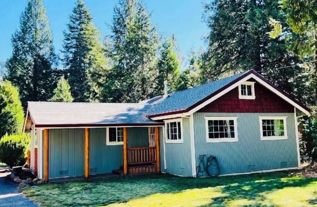RiverEdge Retreat in Hamilton Branch