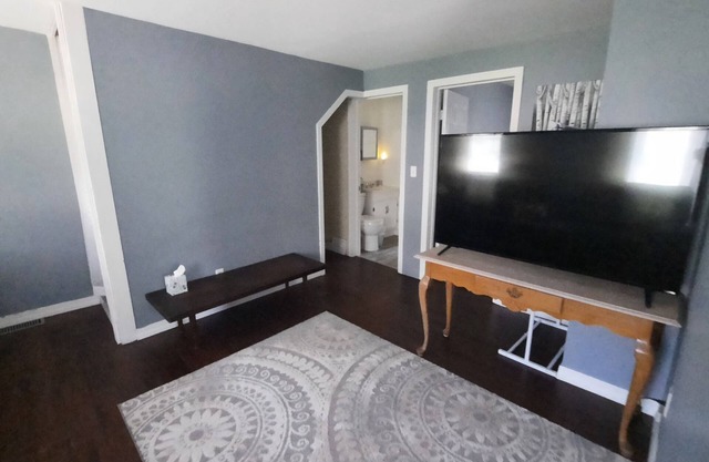 Riverfront 2 Bedroom Unit 2
