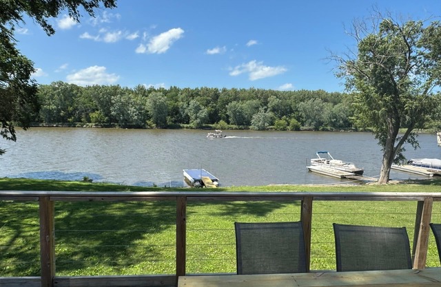 Riverfront 2 bedroom, 2 bathroom house with all the amenities