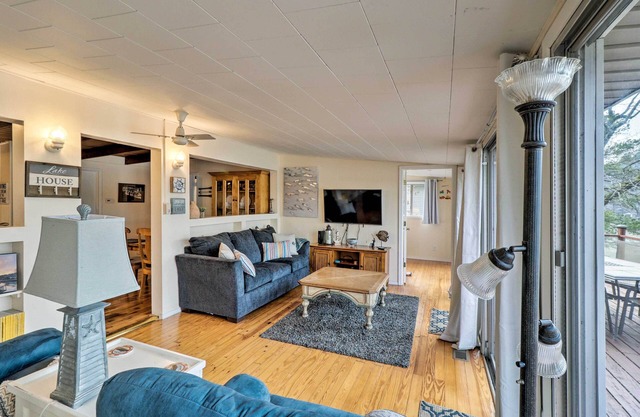 NEU! Riverfront Retreat mit Spielzimmer und Bootsparkplatz