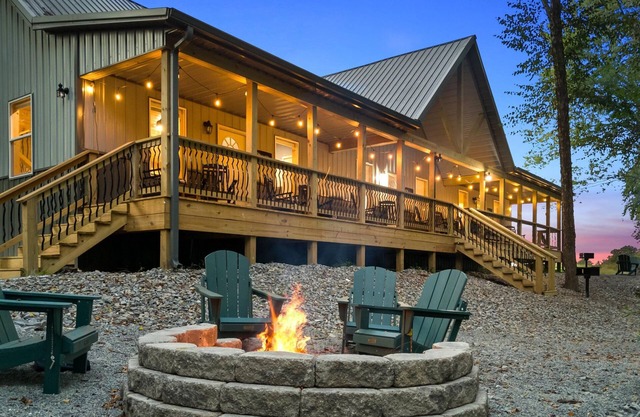 Riverfront~Firepit~Fishing~20 Min Lake Cumberland~Game Table