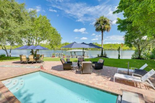 Riverfront Florida Studio with Pool and Hot Tub Access