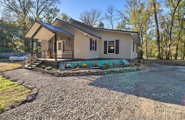 Riverfront 'Heaven on the White' w/ Covered Patio!