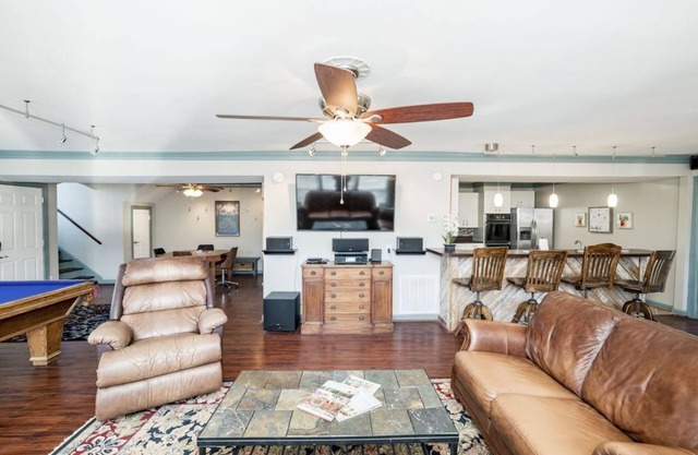 Riverfront hidden gem, ground floor open space!