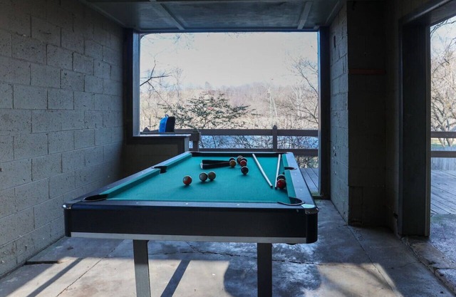 Riverfront Home, Apt & Bar